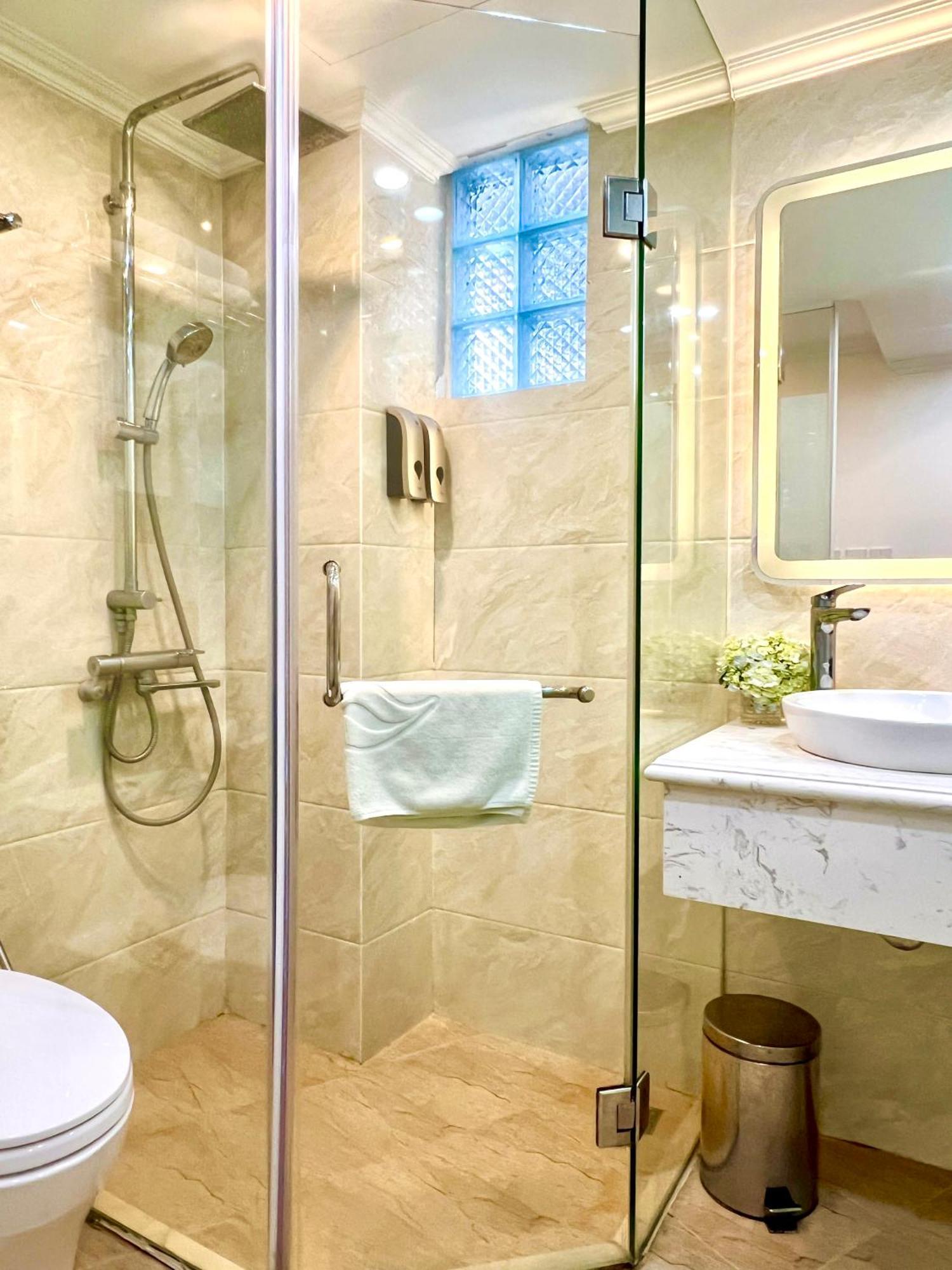Le Petit Hotel & Travel Hanoi Exterior photo